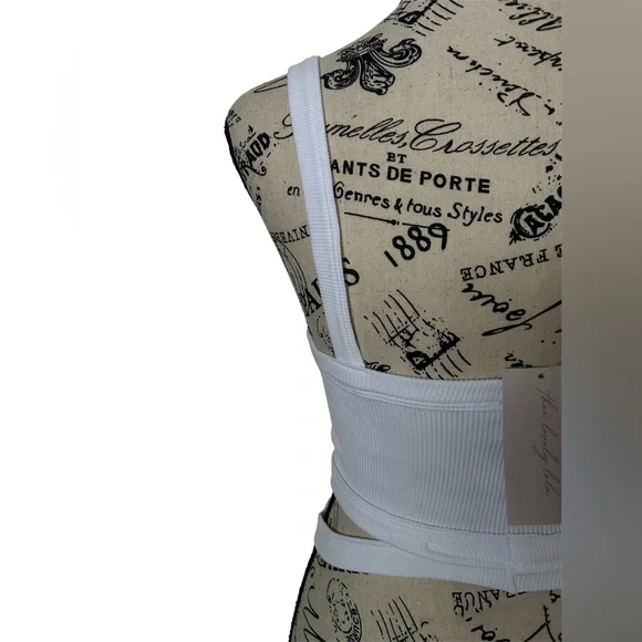 Brand New Ribbed Crop Top With Cut Outs - Picture 6 of 6